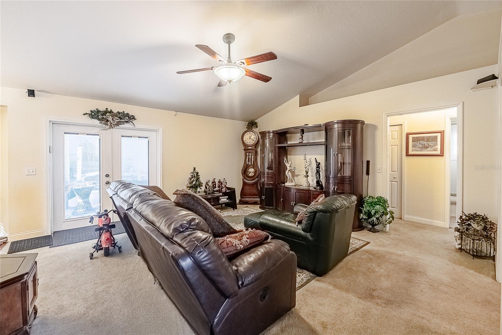 Listing photo id 5 for 7436 Loblolly Avenue