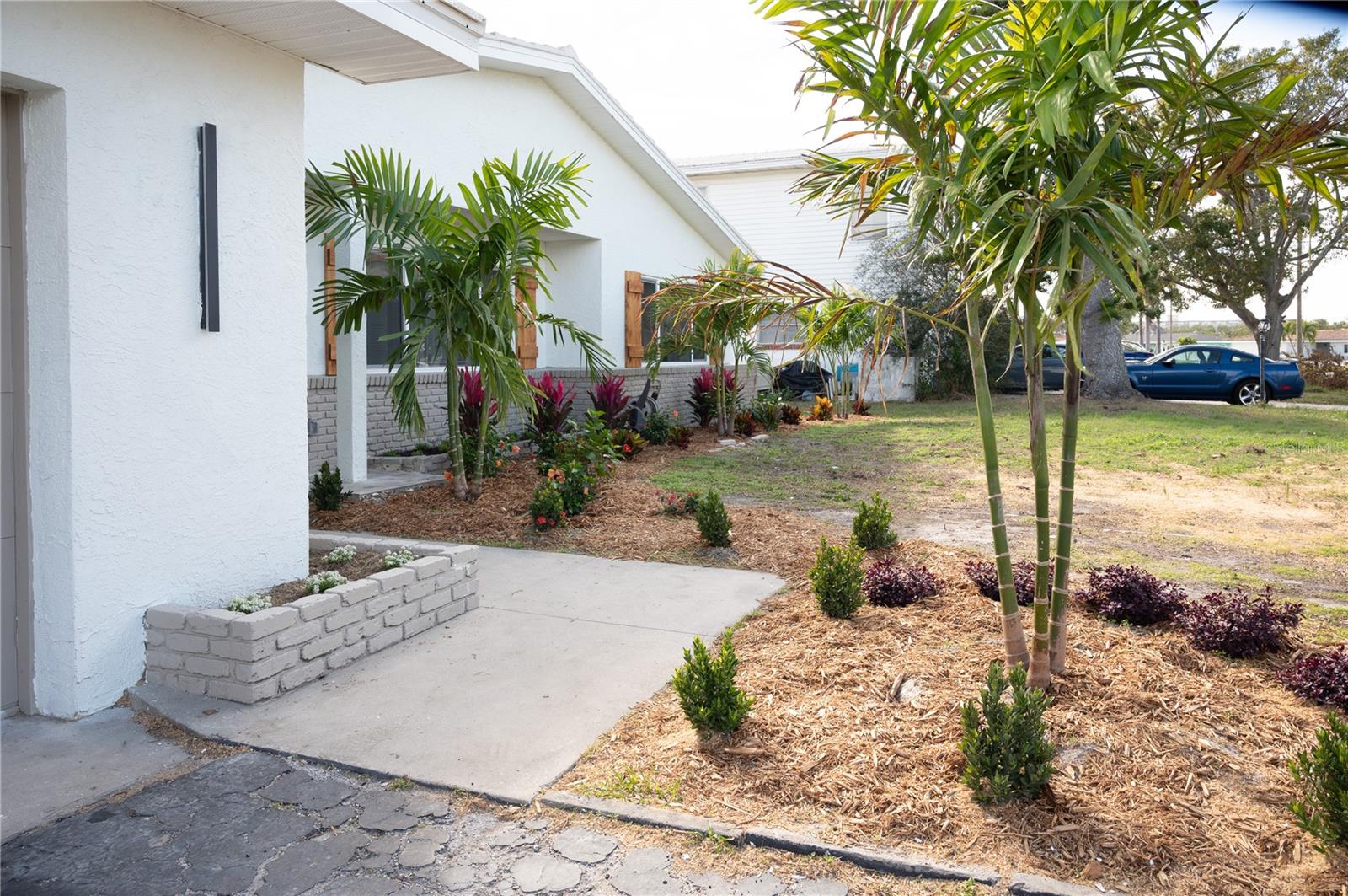 Image 5 of 46 For 6613 Blue Heron Drive S