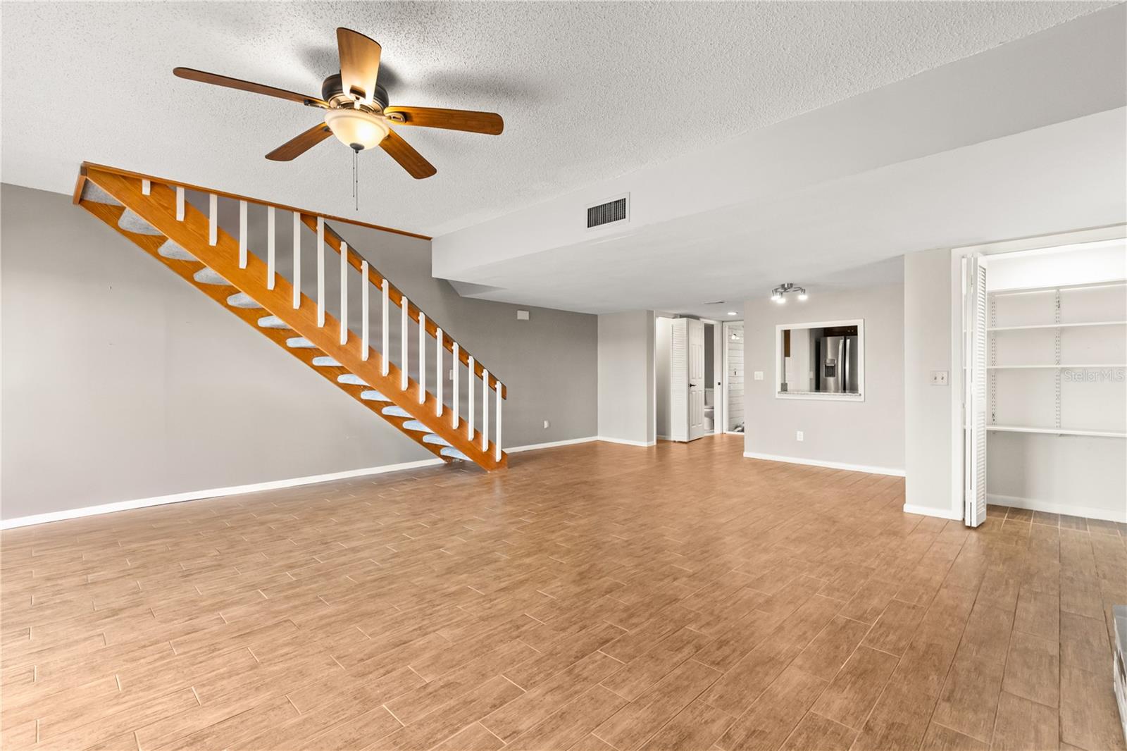 Image 7 of 26 For 2424 Tampa Bay Boulevard K201