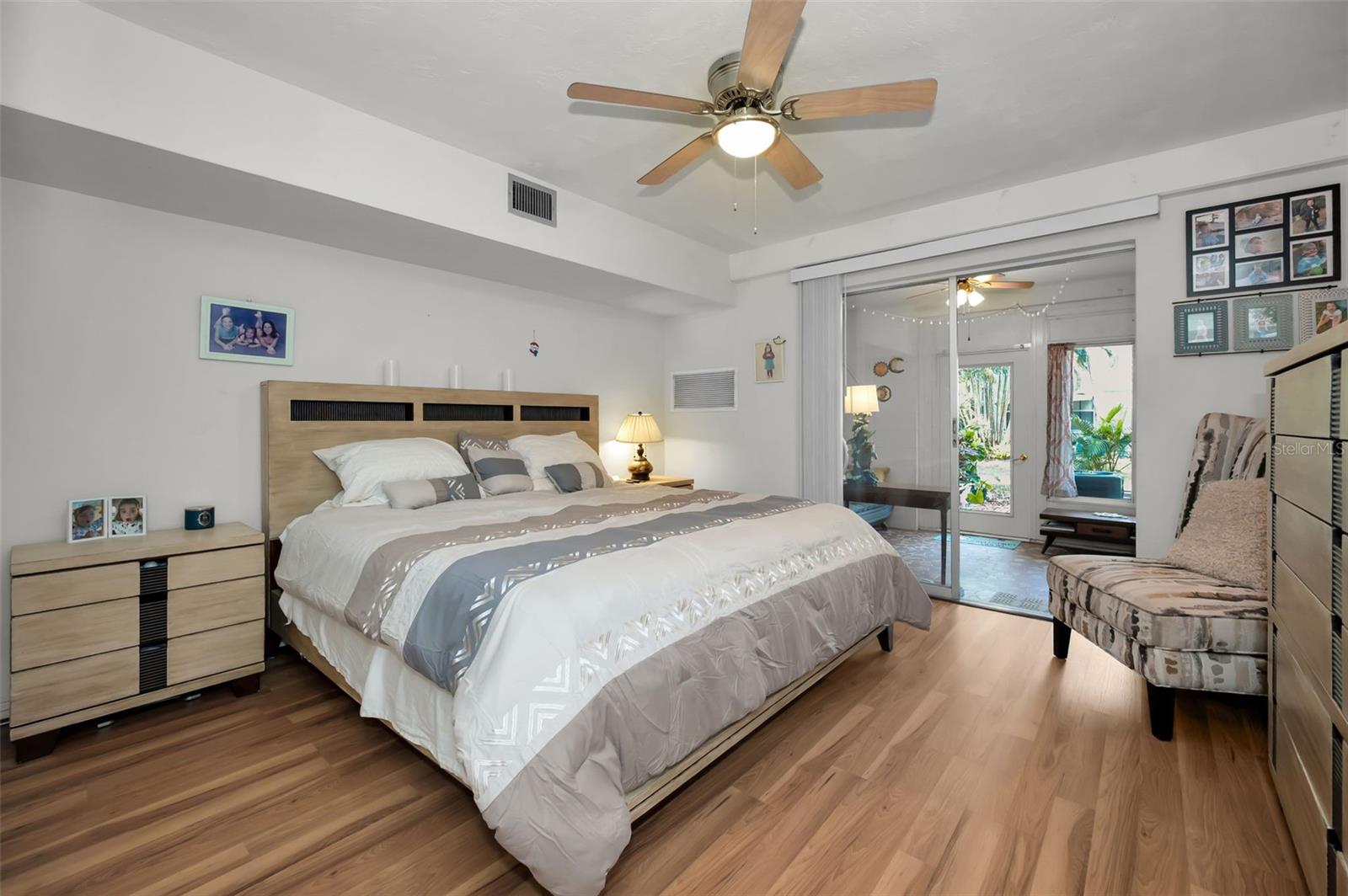 Image 15 of 38 For 4325 58th Way N 1423