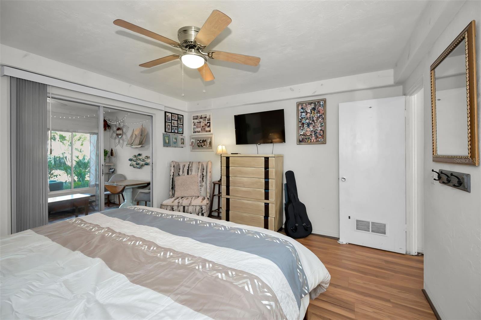 Image 16 of 38 For 4325 58th Way N 1423