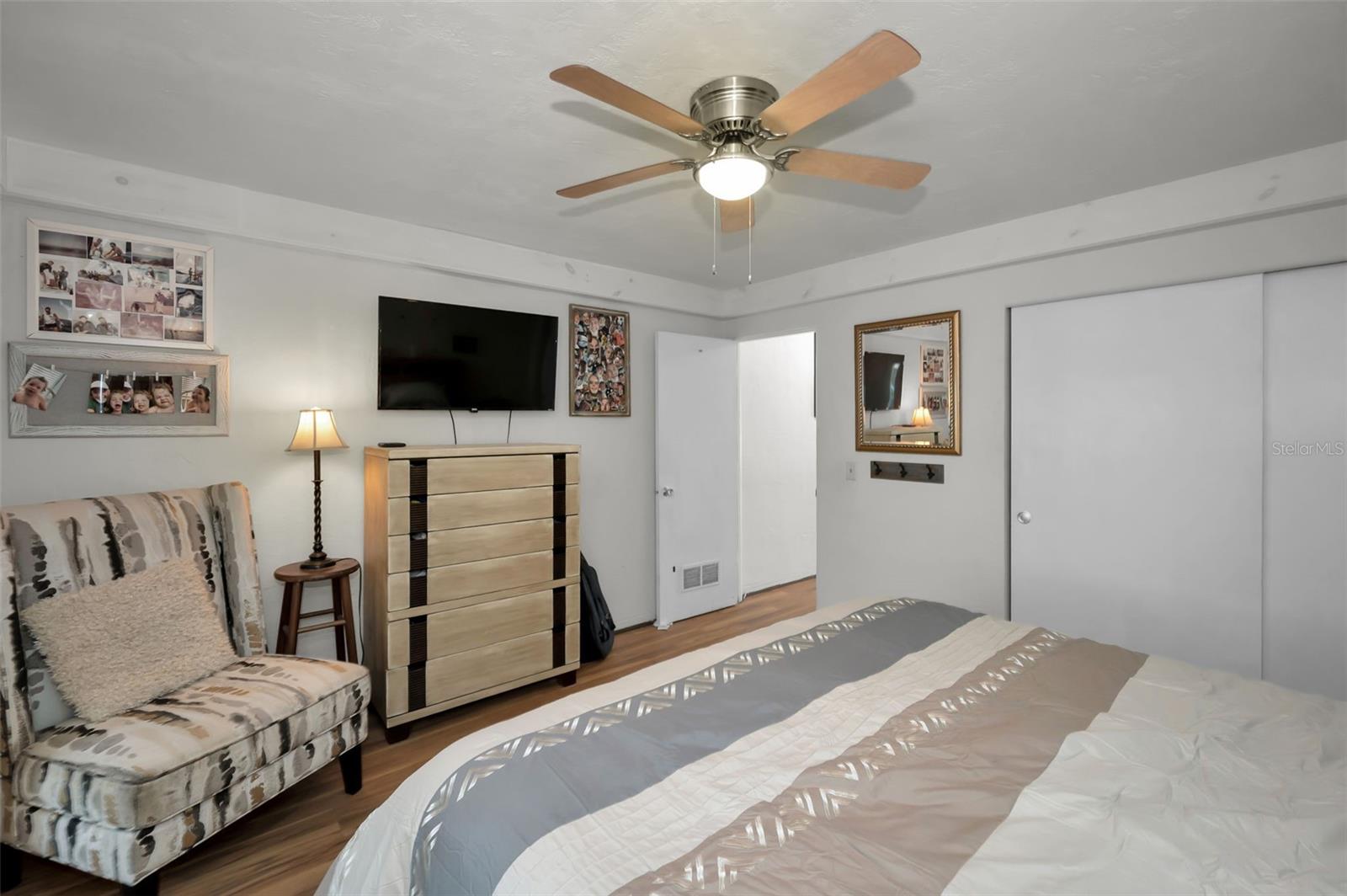 Image 18 of 38 For 4325 58th Way N 1423