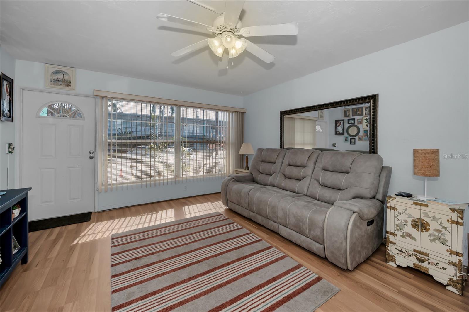 Image 5 of 38 For 4325 58th Way N 1423