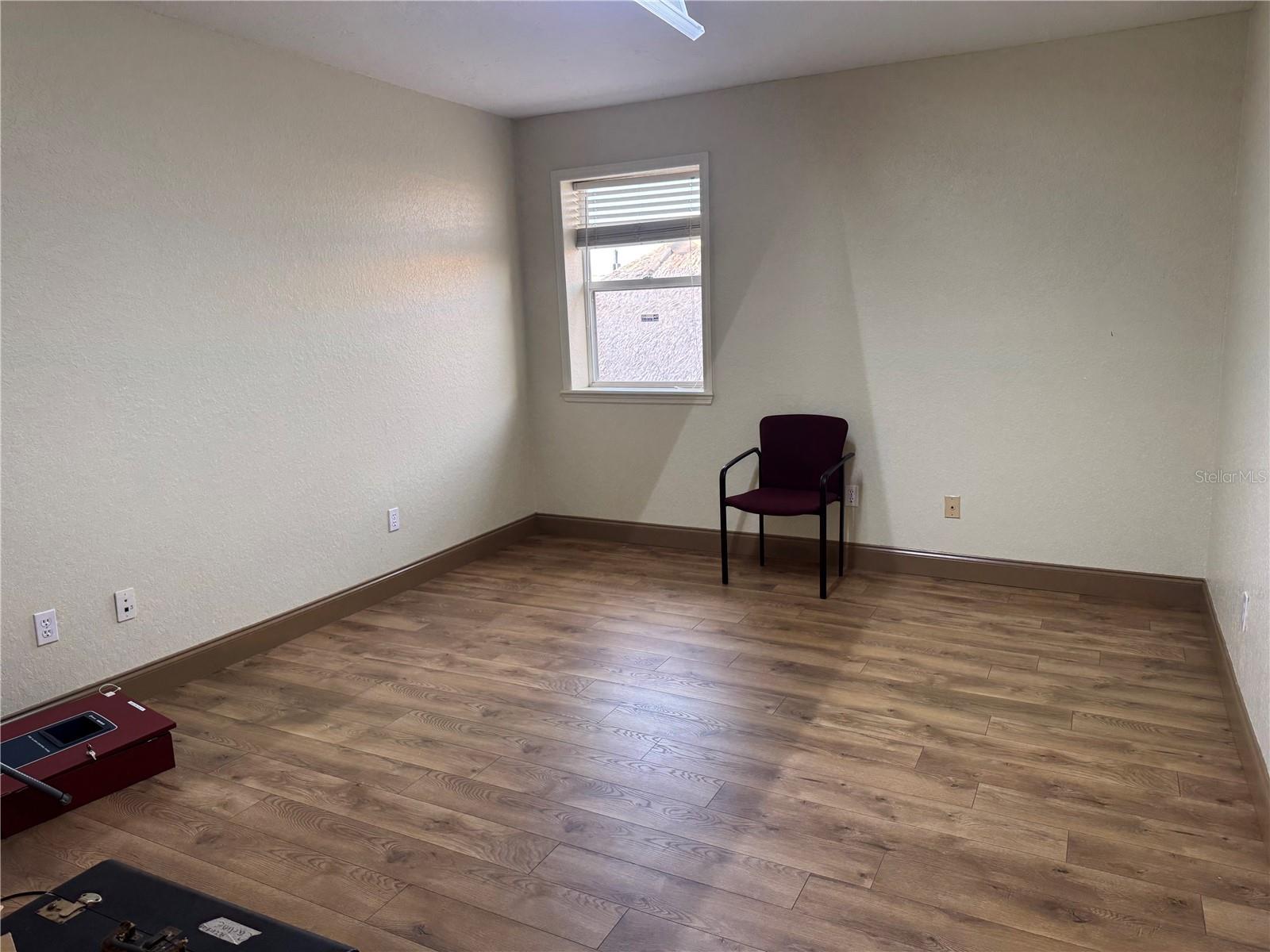 Image 11 of 29 For 1001 & 1007 Manatee Avenue E