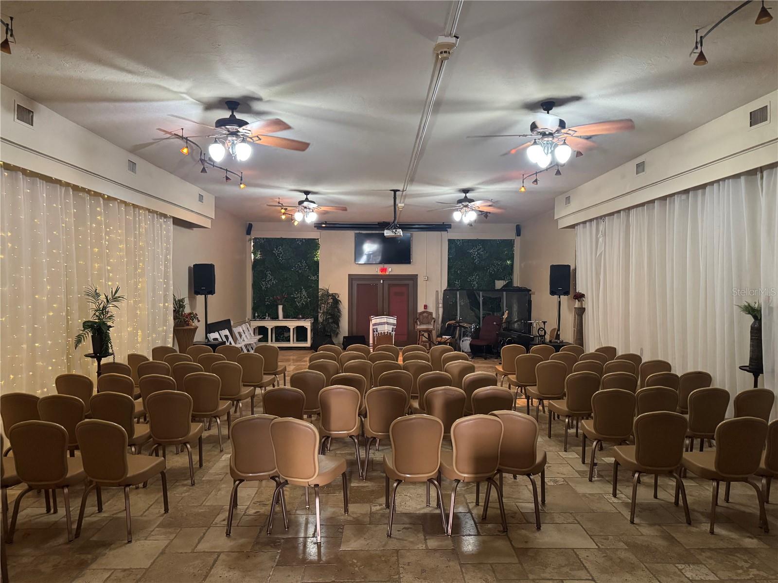 Image 18 of 29 For 1001 & 1007 Manatee Avenue E