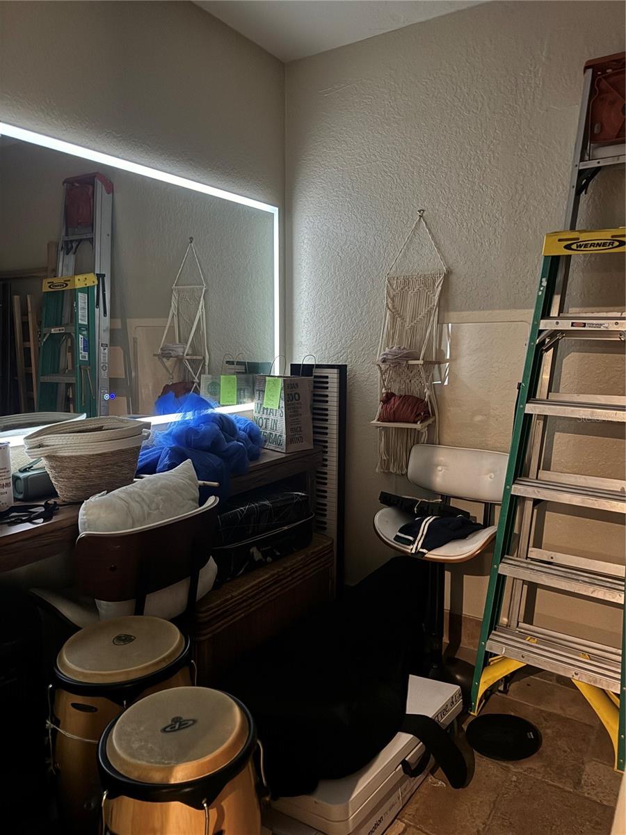 Image 20 of 29 For 1001 & 1007 Manatee Avenue E