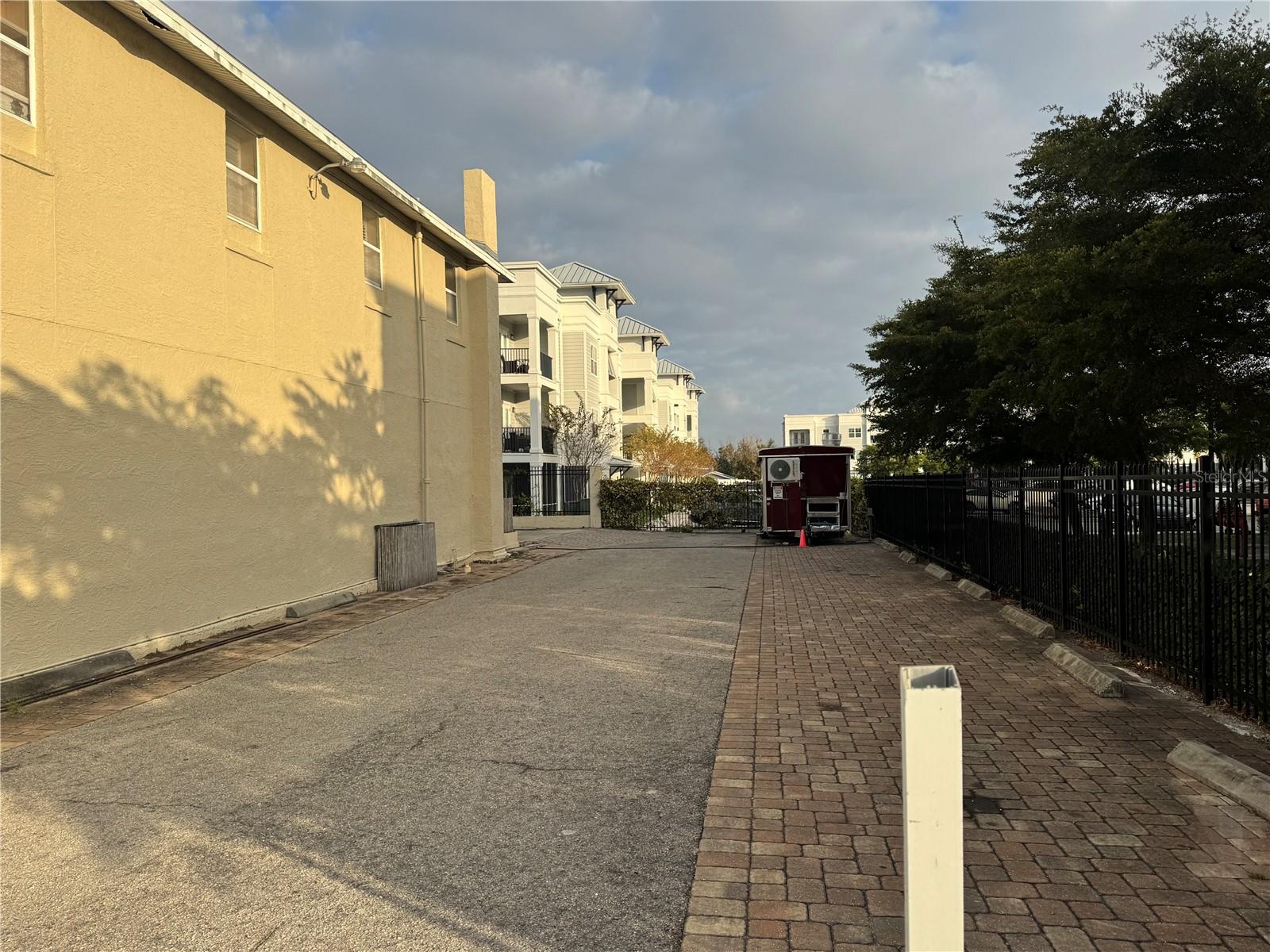 Image 5 of 29 For 1001 & 1007 Manatee Avenue E