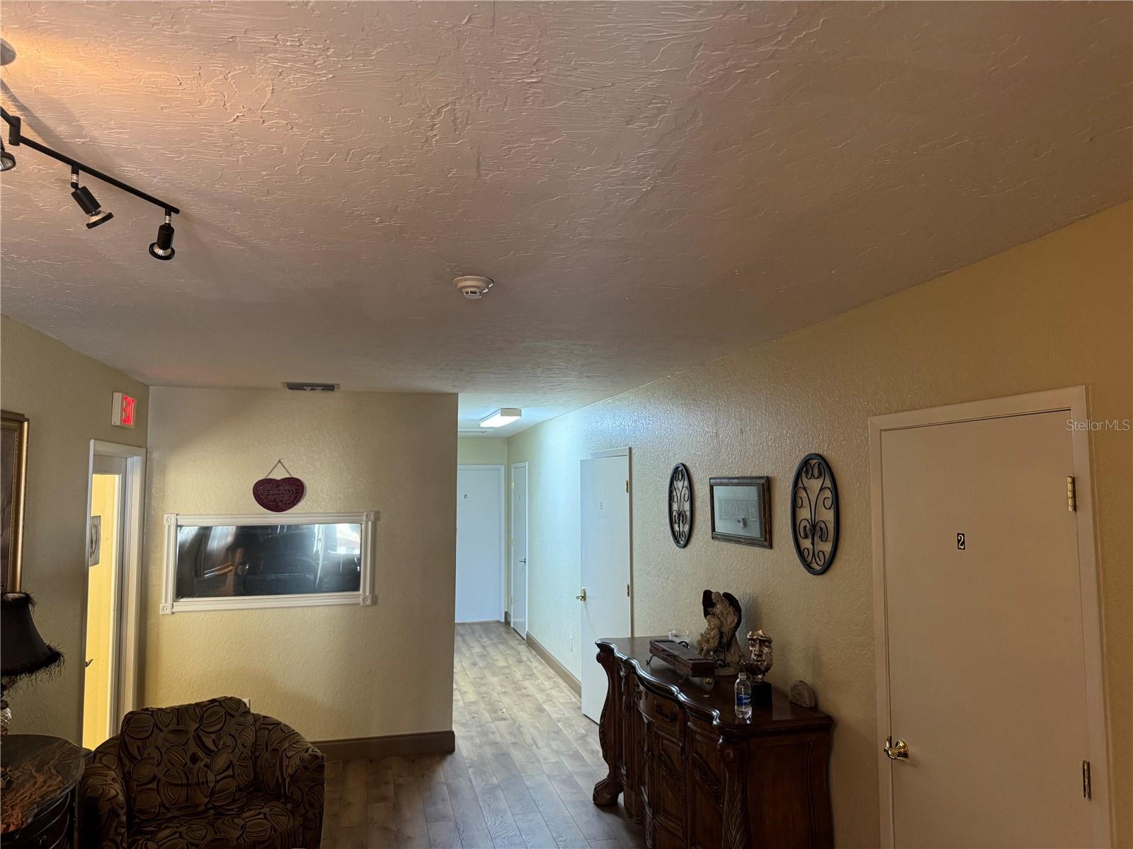 Image 9 of 29 For 1001 & 1007 Manatee Avenue E