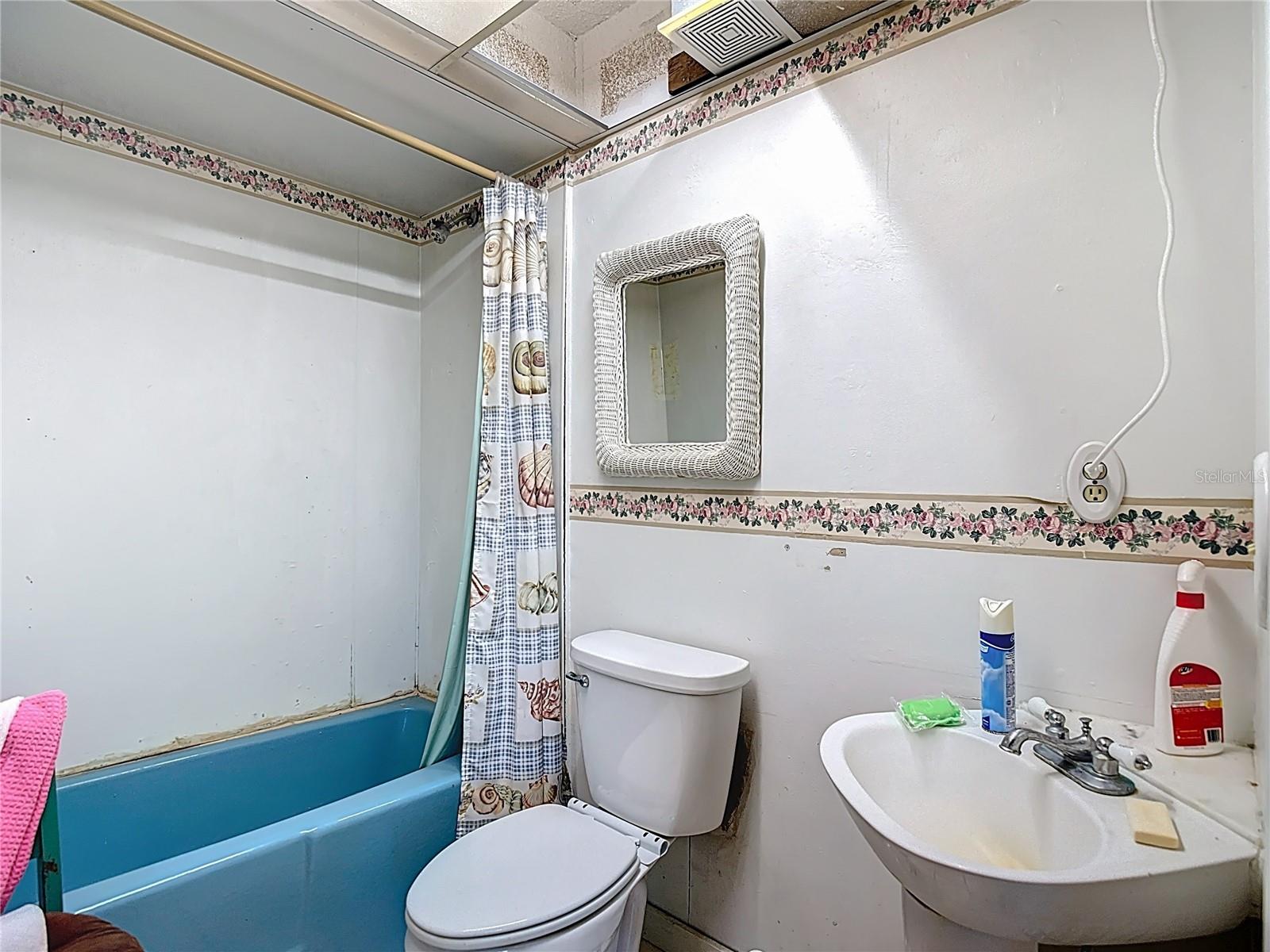 Image 13 of 47 For 22380 Powell Road