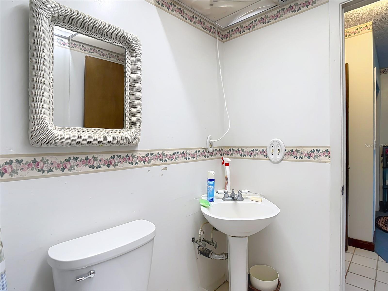 Image 14 of 47 For 22380 Powell Road