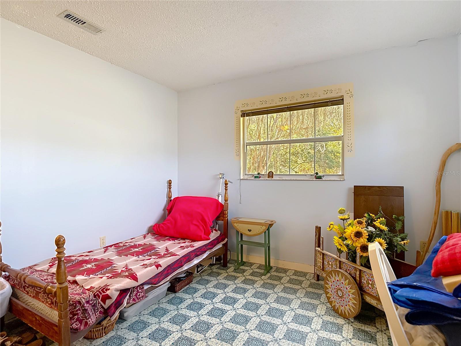 Image 15 of 47 For 22380 Powell Road