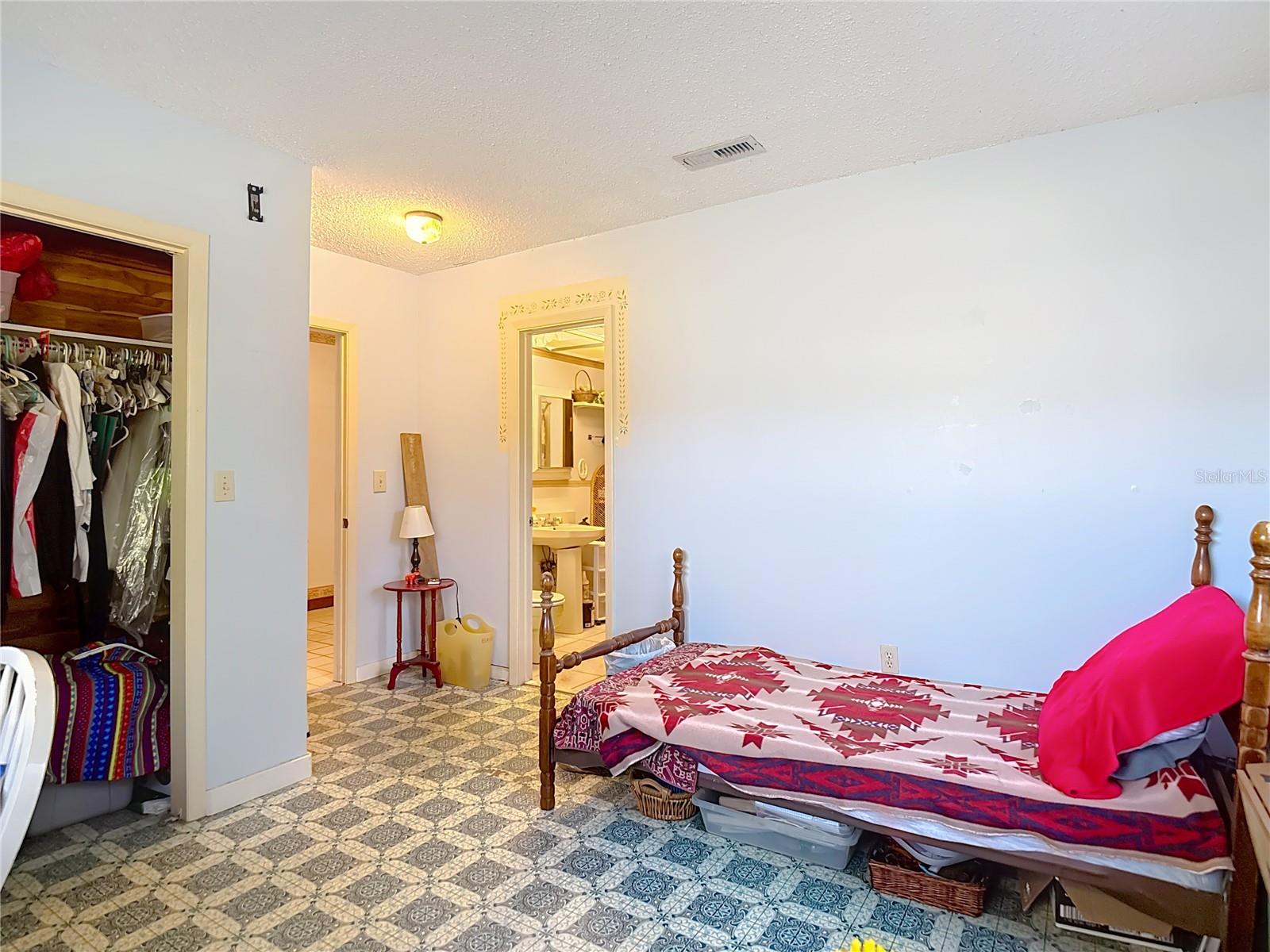 Image 16 of 47 For 22380 Powell Road