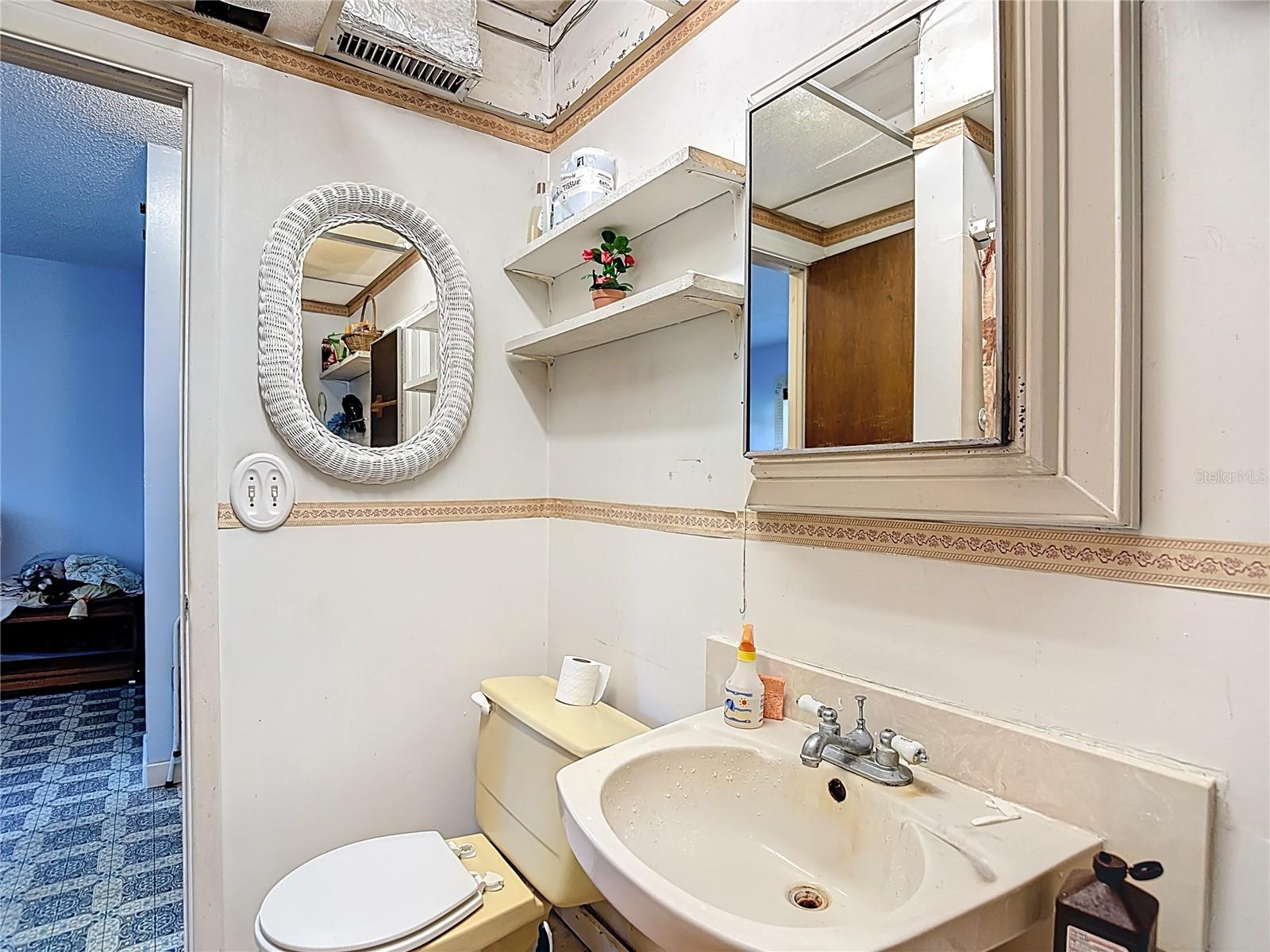 Image 18 of 47 For 22380 Powell Road