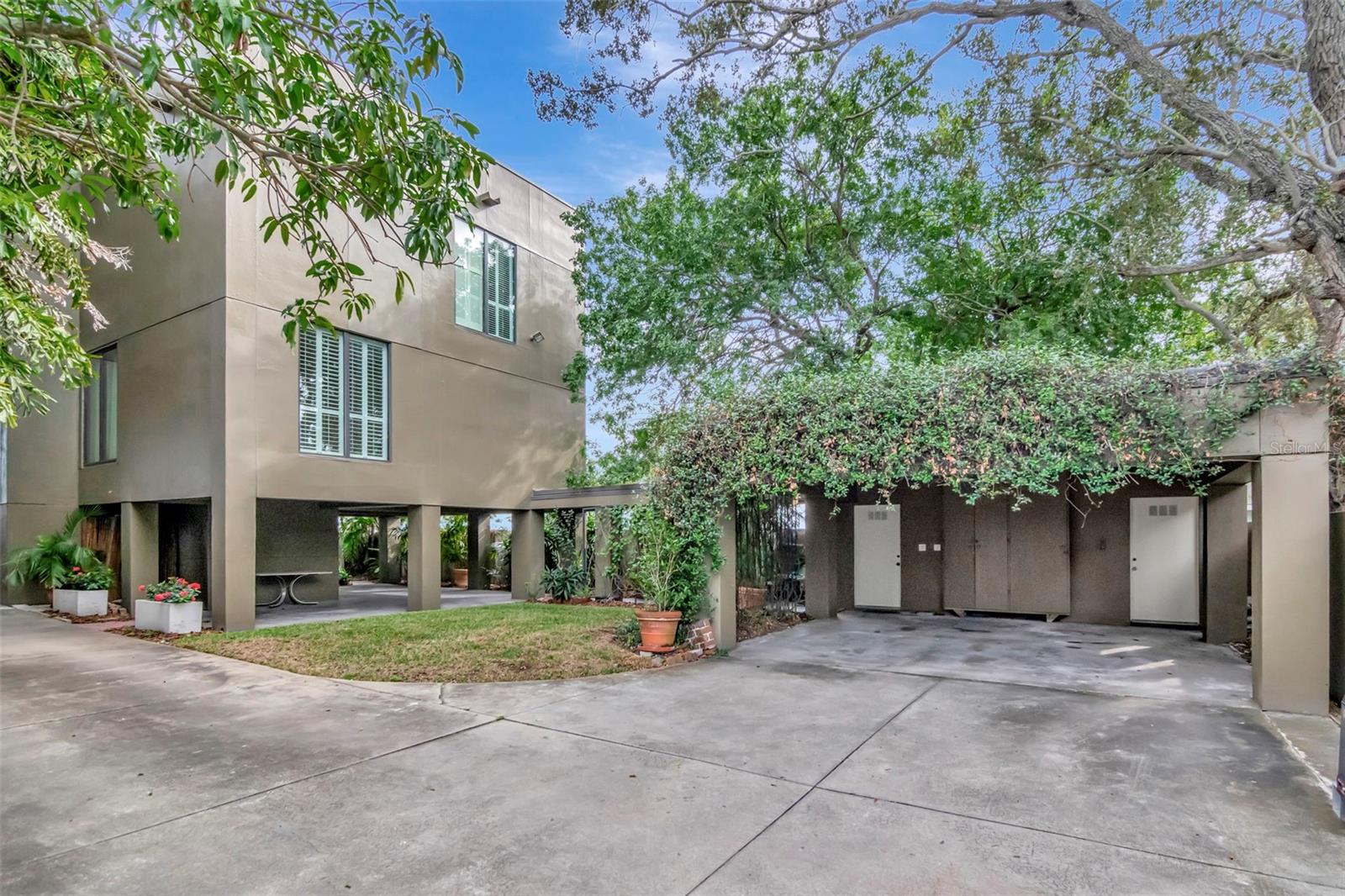 Image 13 of 87 For 825 Bayshore Boulevard 1-2