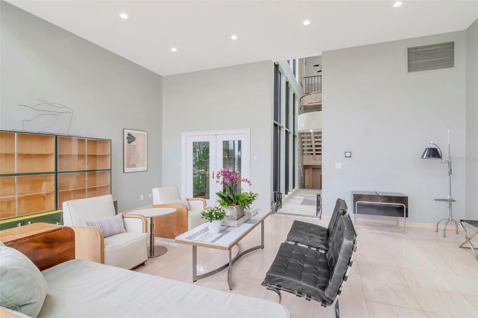 Image 17 of 87 For 825 Bayshore Boulevard 1-2