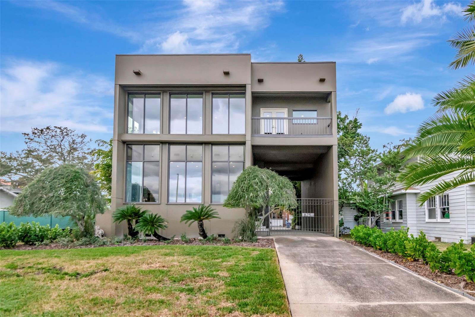 Image 2 of 87 For 825 Bayshore Boulevard 1-2