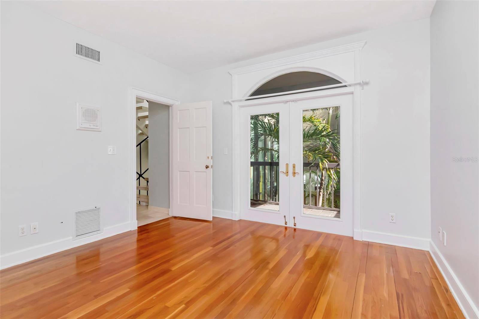 Image 25 of 87 For 825 Bayshore Boulevard 1-2