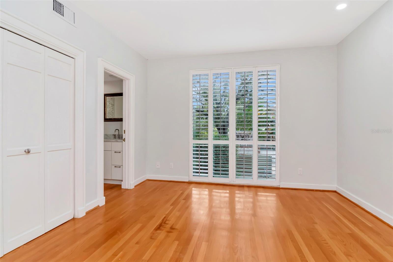 Image 28 of 87 For 825 Bayshore Boulevard 1-2