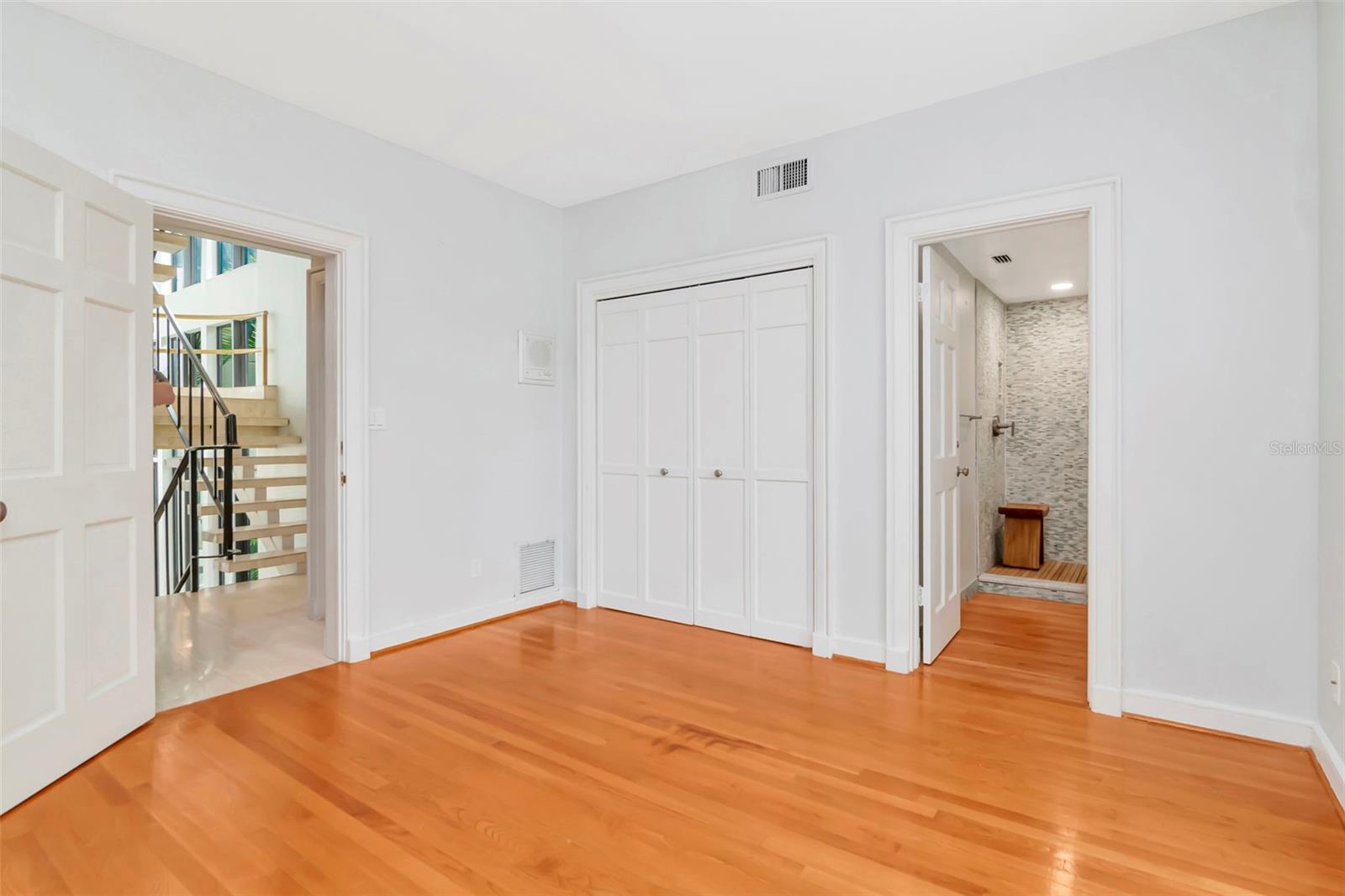 Image 29 of 87 For 825 Bayshore Boulevard 1-2