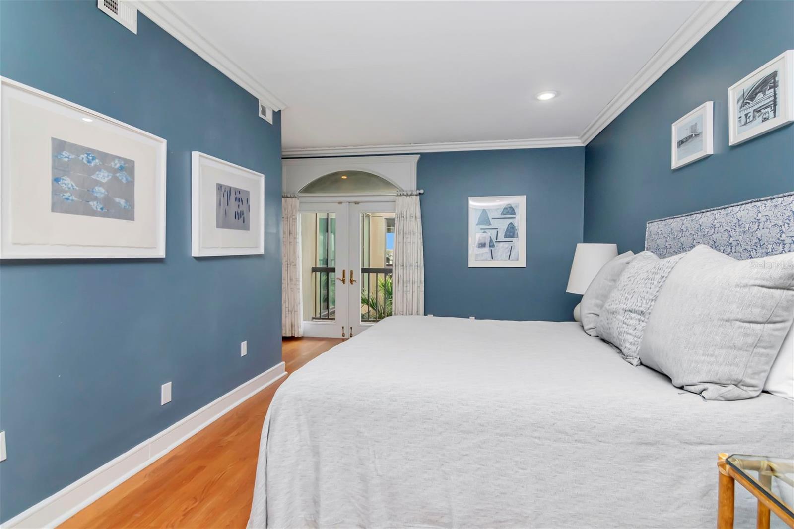 Image 35 of 87 For 825 Bayshore Boulevard 1-2