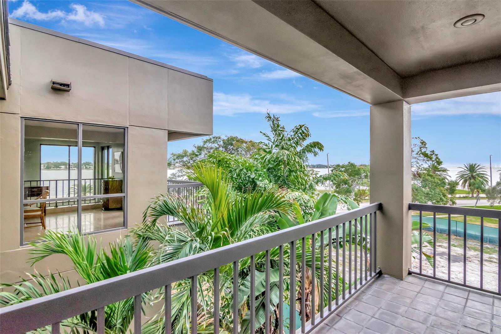 Image 36 of 87 For 825 Bayshore Boulevard 1-2