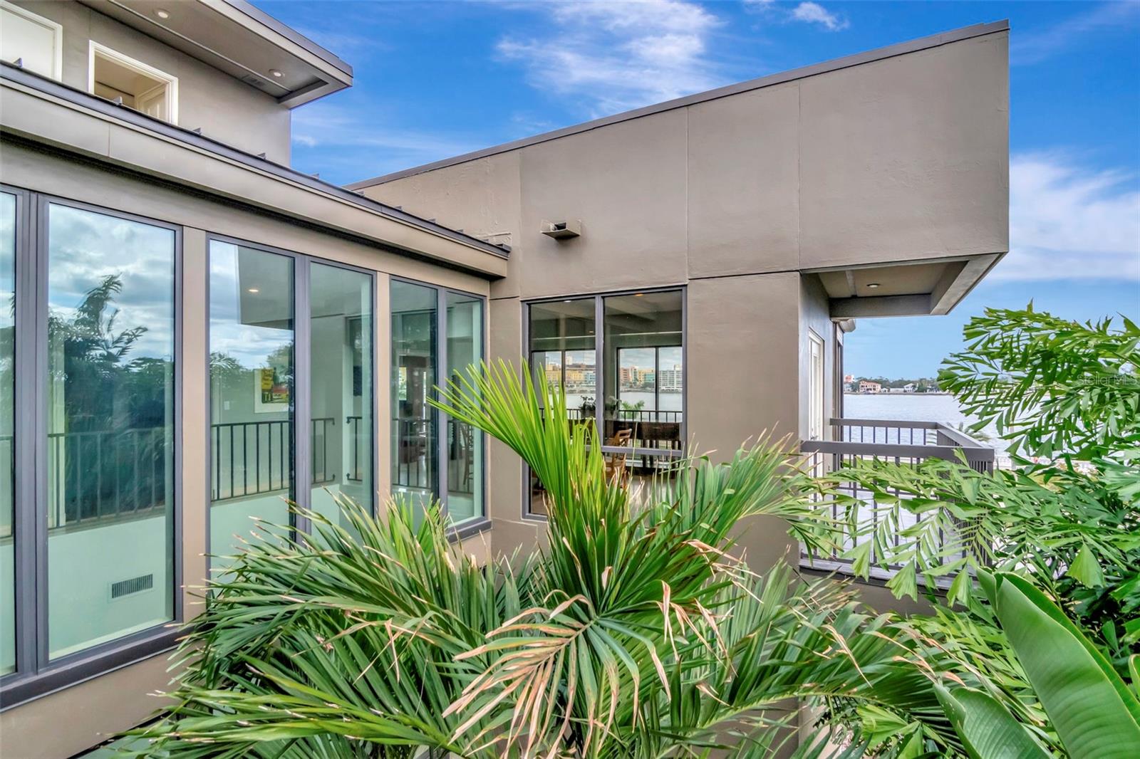 Image 50 of 87 For 825 Bayshore Boulevard 1-2