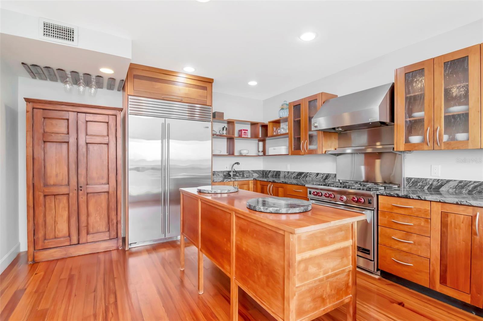 Image 56 of 87 For 825 Bayshore Boulevard 1-2