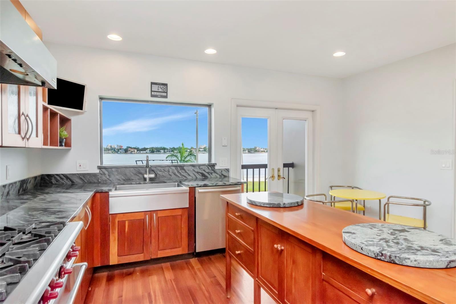 Image 57 of 87 For 825 Bayshore Boulevard 1-2