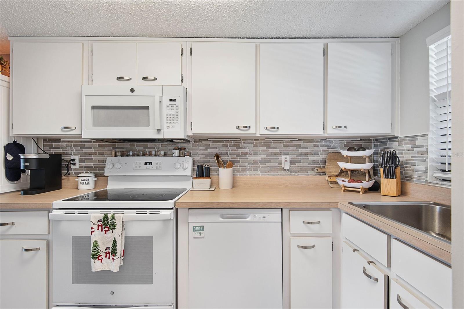 Image 8 of 37 For 3100 Ocean Shore Boulevard 405