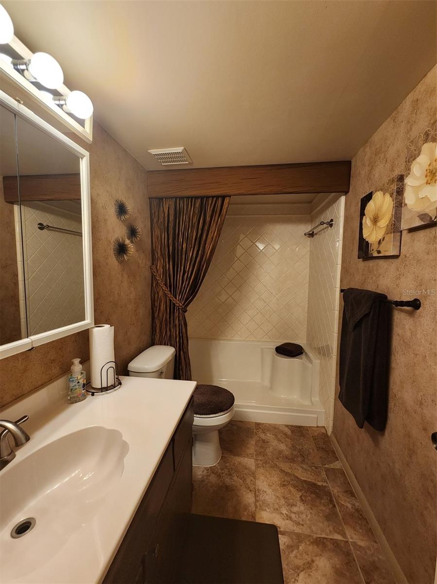 Image 16 of 37 For 2132 Lakewood Club Drive S 8b