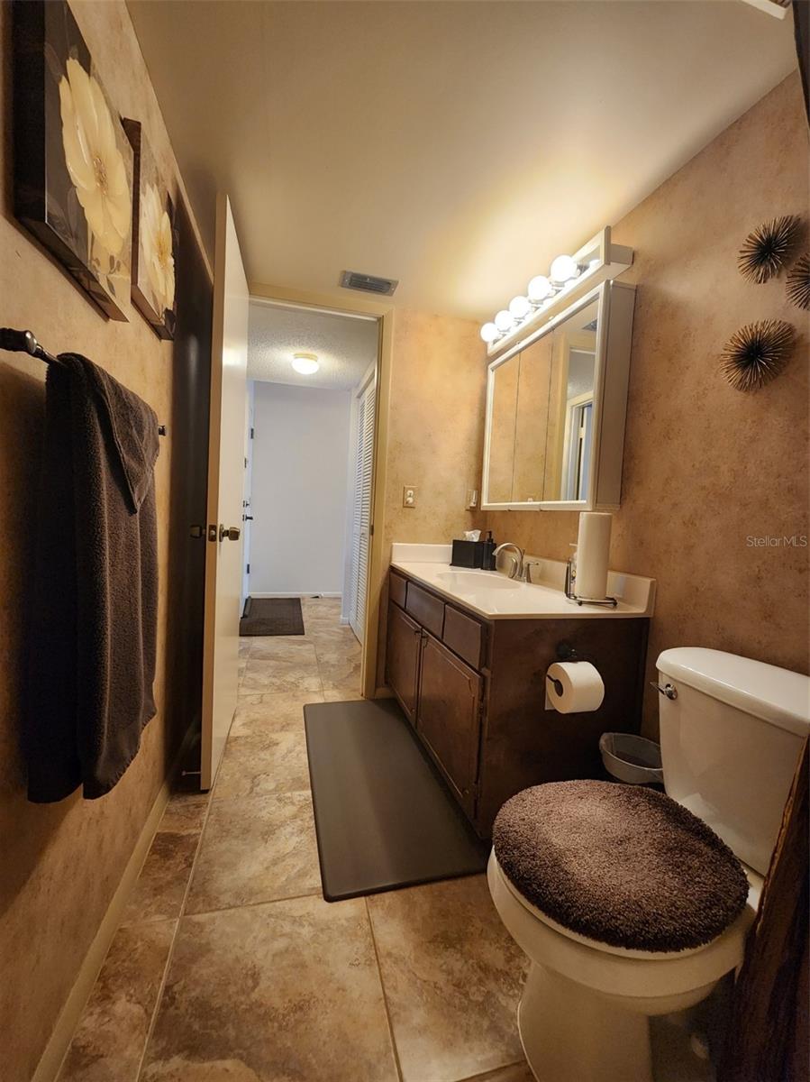 Image 19 of 37 For 2132 Lakewood Club Drive S 8b