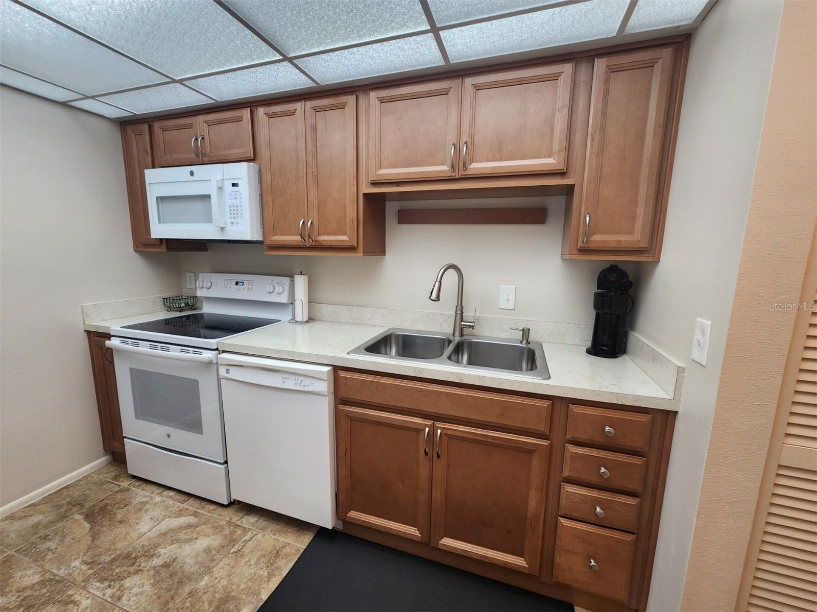 Image 21 of 37 For 2132 Lakewood Club Drive S 8b