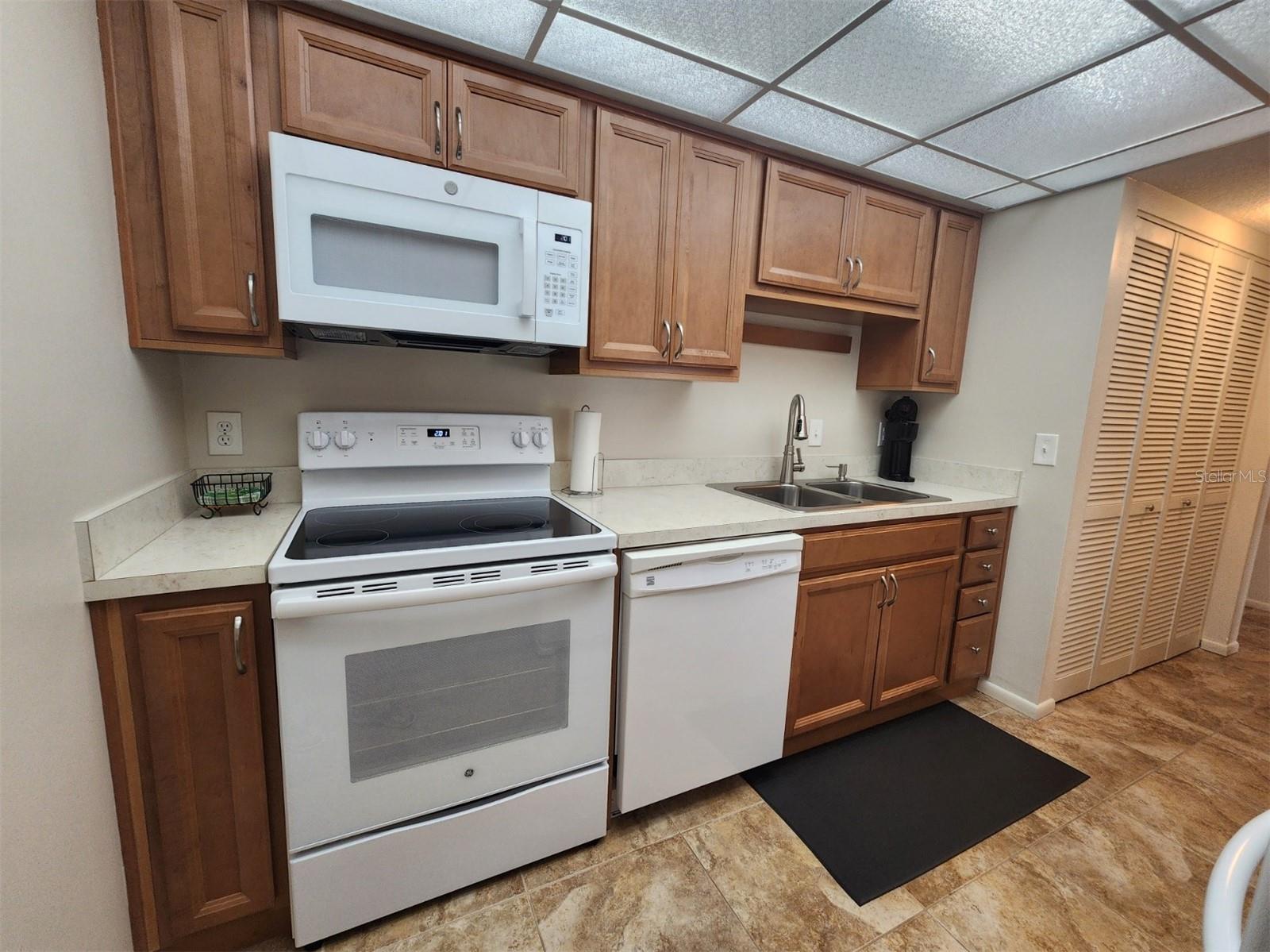 Image 22 of 37 For 2132 Lakewood Club Drive S 8b