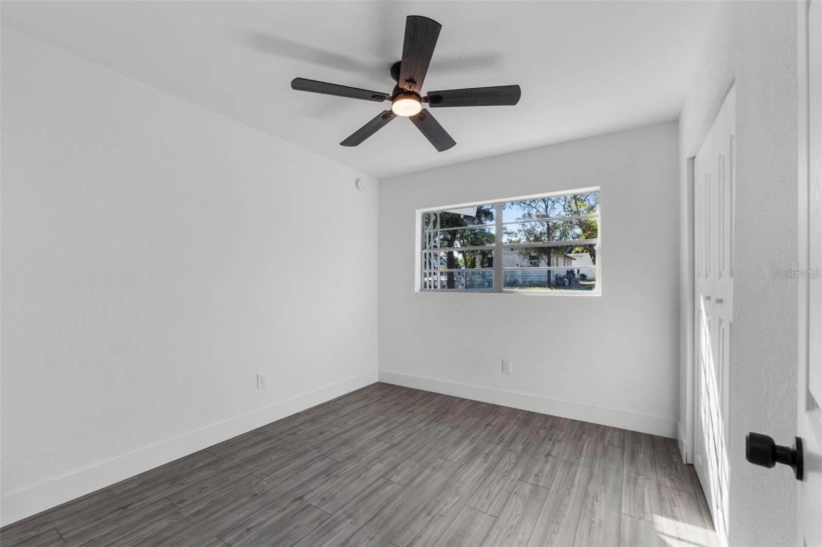 Image 12 of 25 For 541 Lime Street