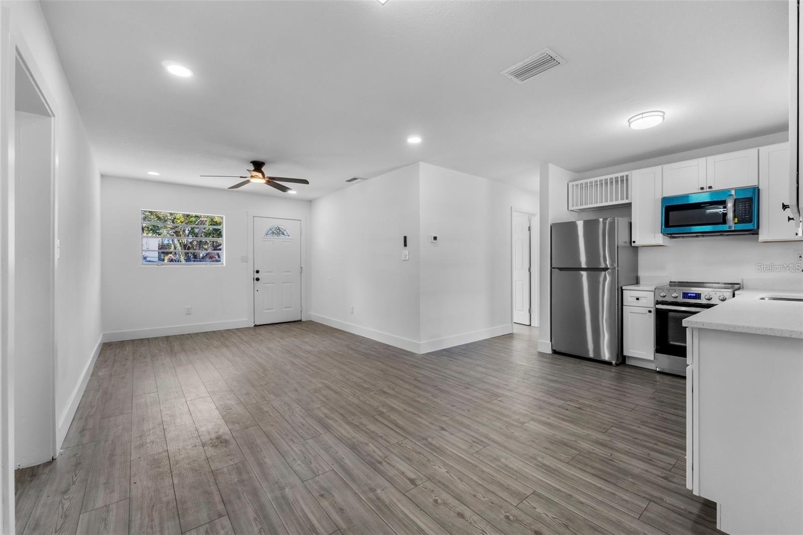 Image 5 of 25 For 541 Lime Street