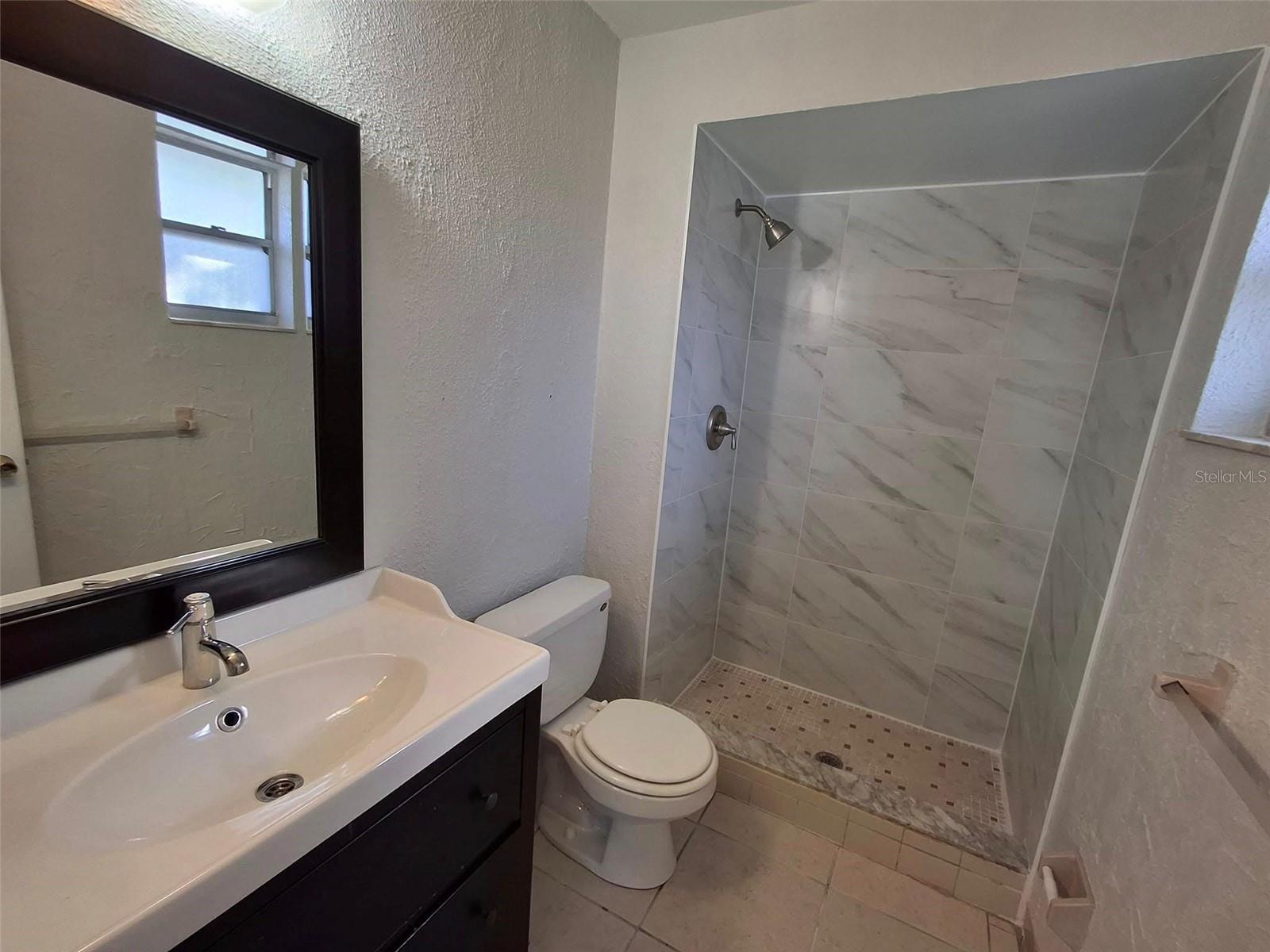 Image 13 of 29 For 11528 107th Avenue