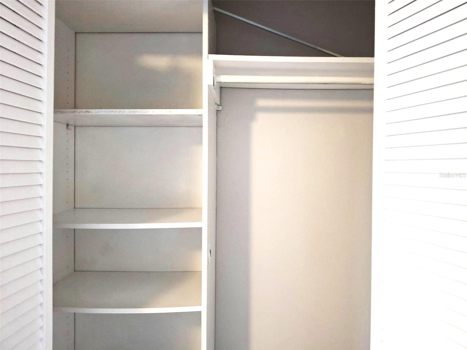 Image 17 of 29 For 11528 107th Avenue