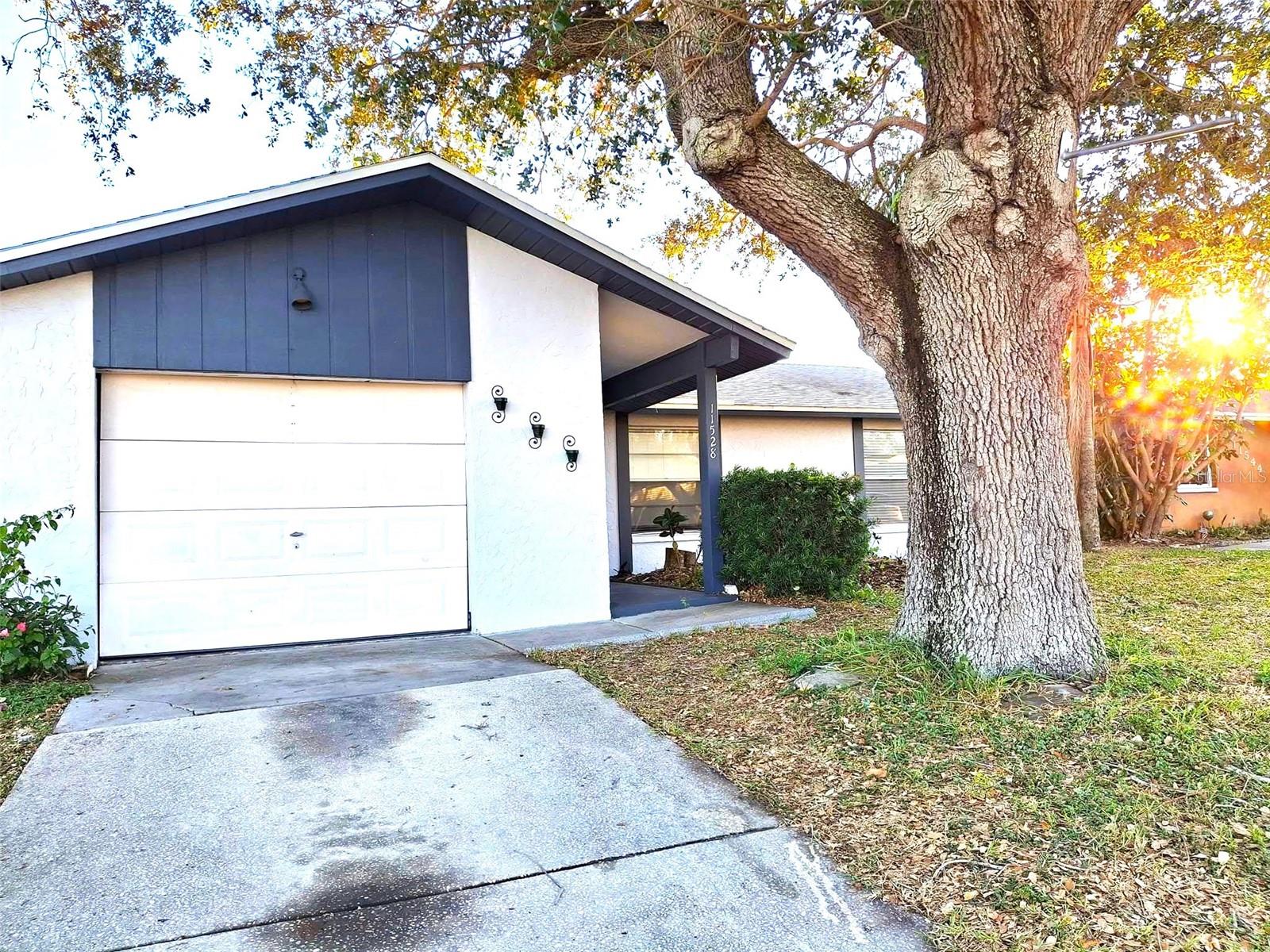 Image 28 of 29 For 11528 107th Avenue