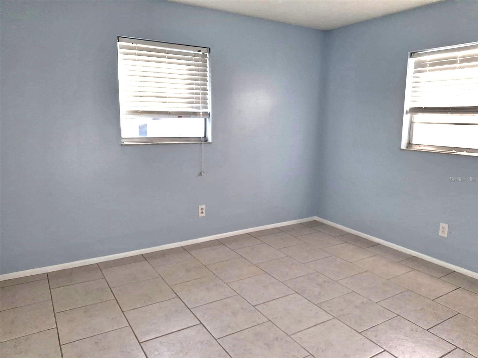 Image 8 of 29 For 11528 107th Avenue