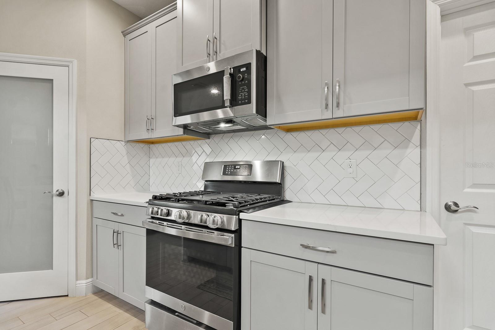 Image 11 of 43 For 17880 Moon Rise Pass