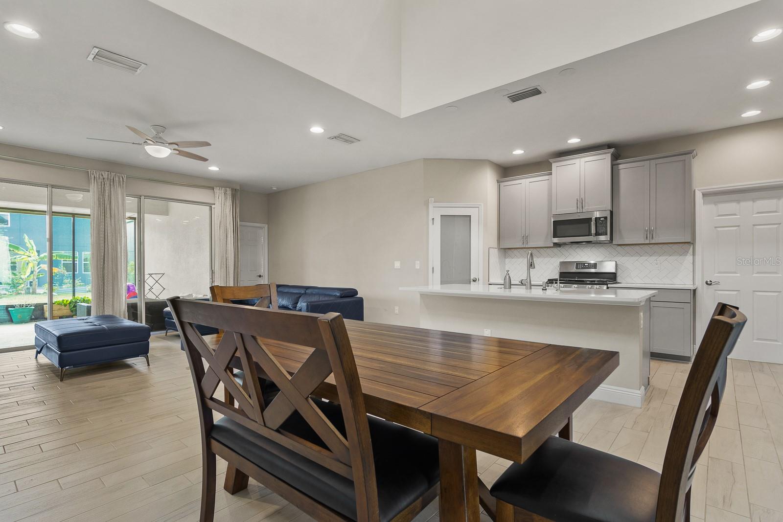 Image 13 of 43 For 17880 Moon Rise Pass