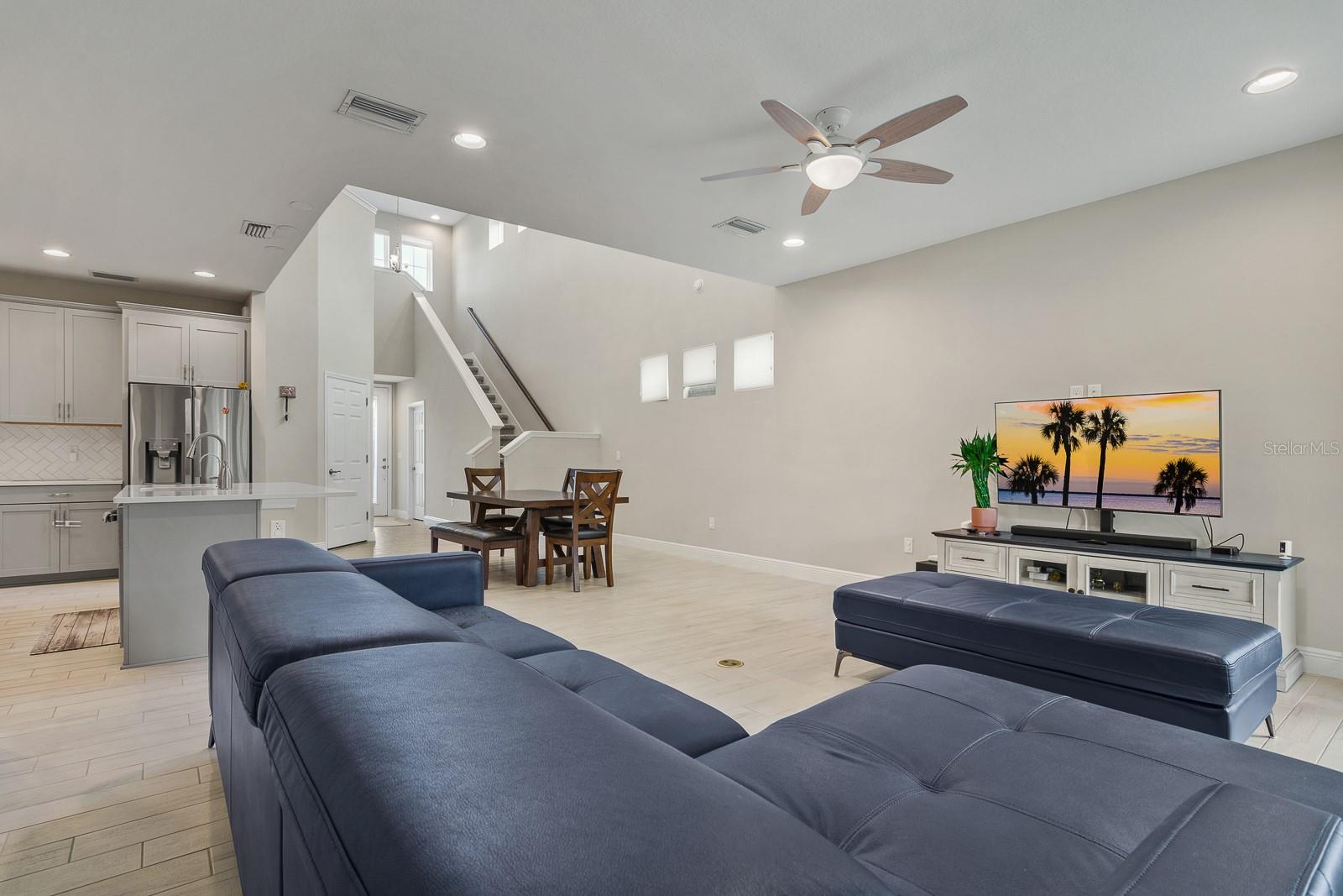 Image 14 of 43 For 17880 Moon Rise Pass