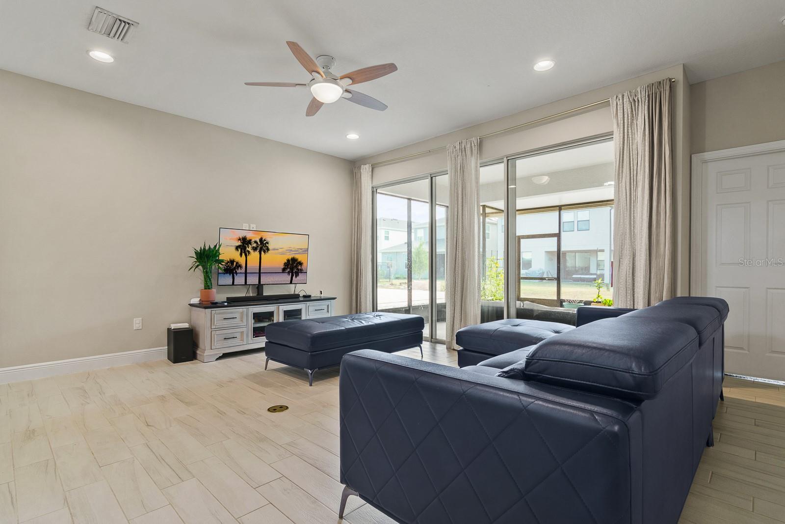 Image 15 of 43 For 17880 Moon Rise Pass