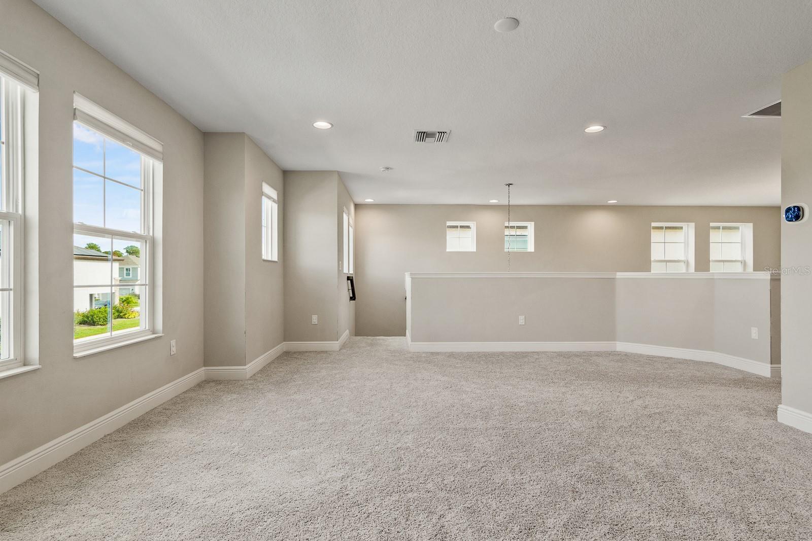 Image 21 of 43 For 17880 Moon Rise Pass