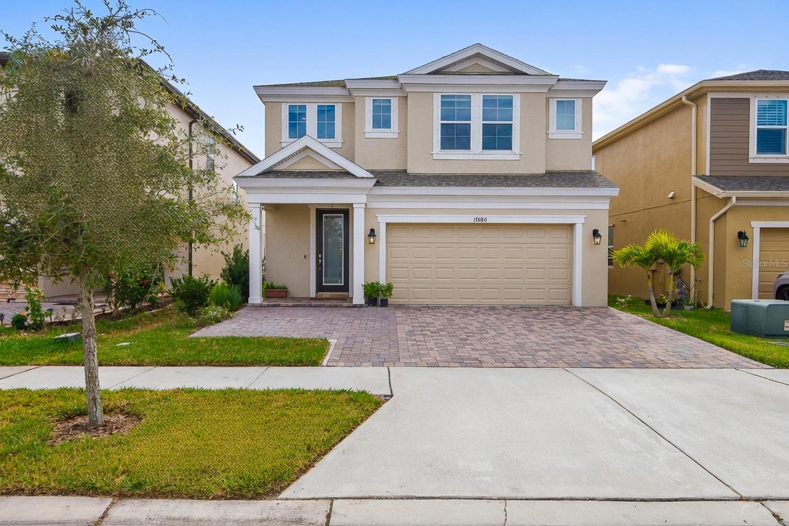 Image 3 of 43 For 17880 Moon Rise Pass