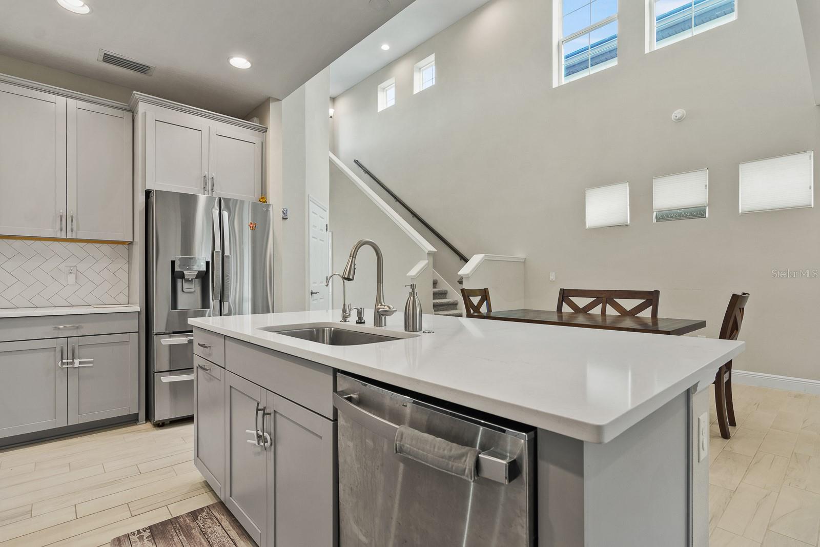 Image 7 of 43 For 17880 Moon Rise Pass