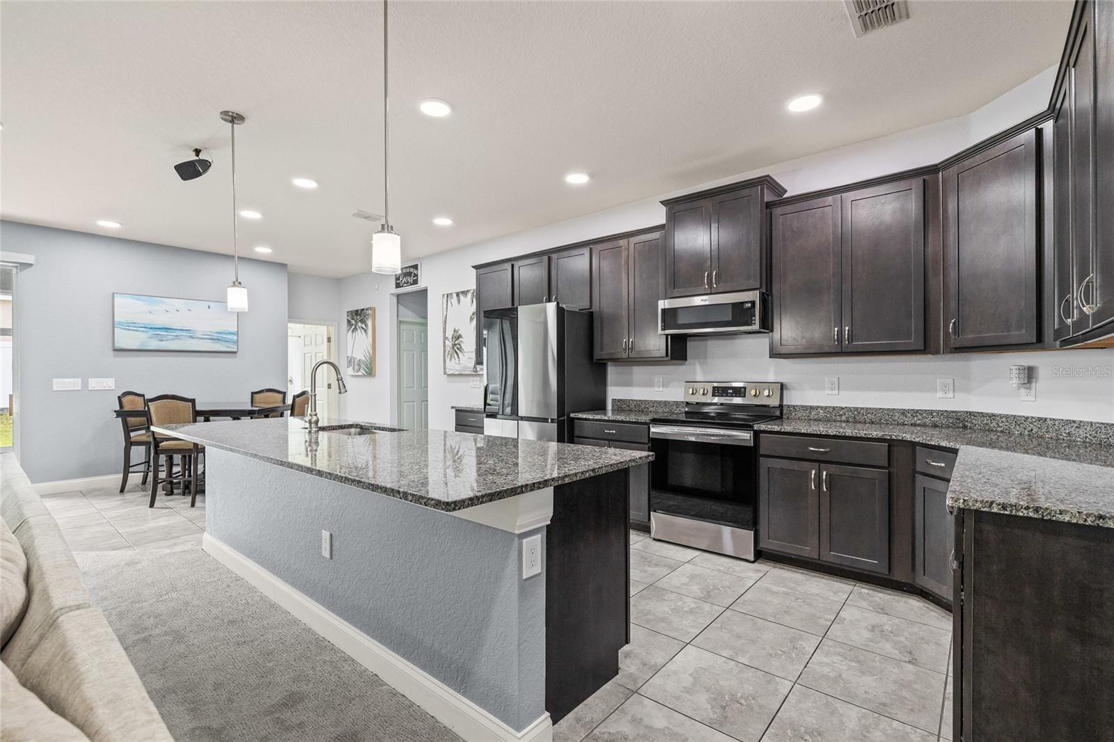 Image 13 of 48 For 5811 Valentino Way