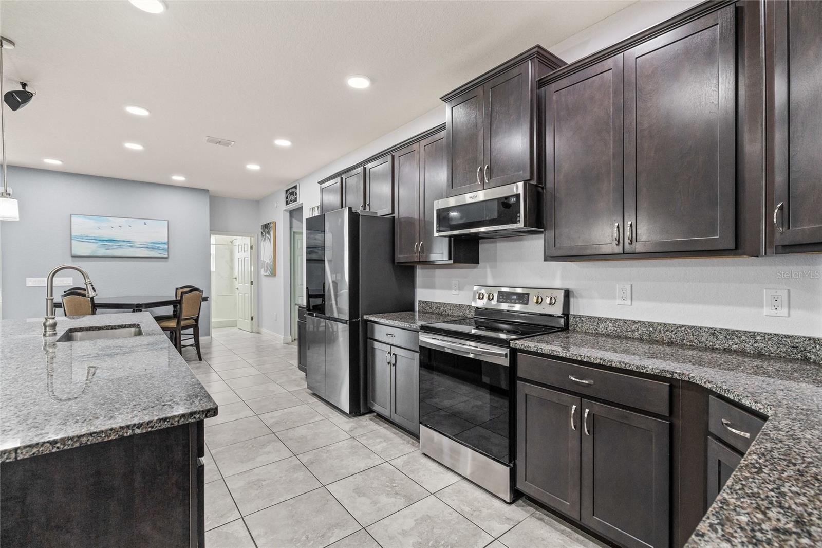 Image 14 of 48 For 5811 Valentino Way