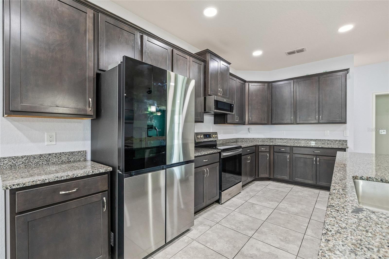 Image 18 of 48 For 5811 Valentino Way