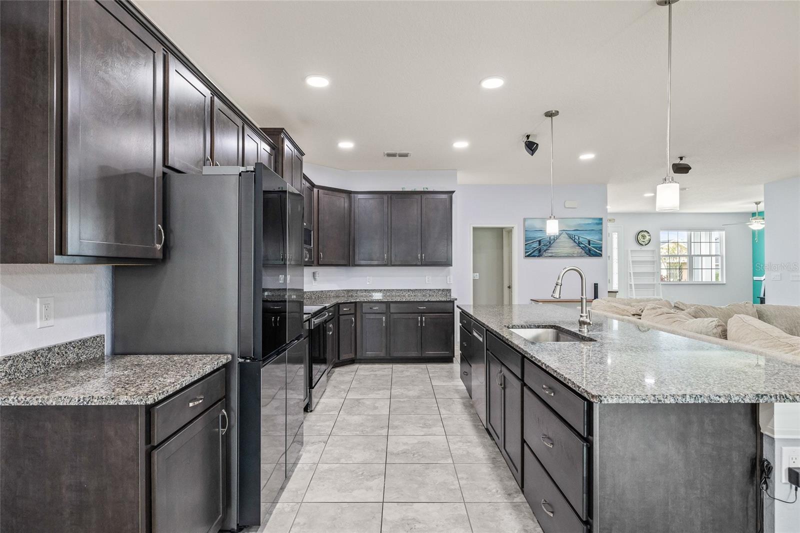 Image 19 of 48 For 5811 Valentino Way